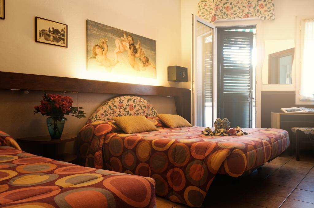 Hotel Roma Marghera Oda fotoğraf