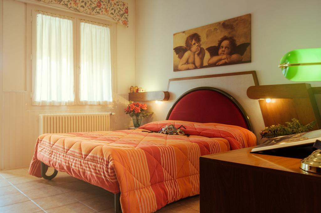 Hotel Roma Marghera Oda fotoğraf